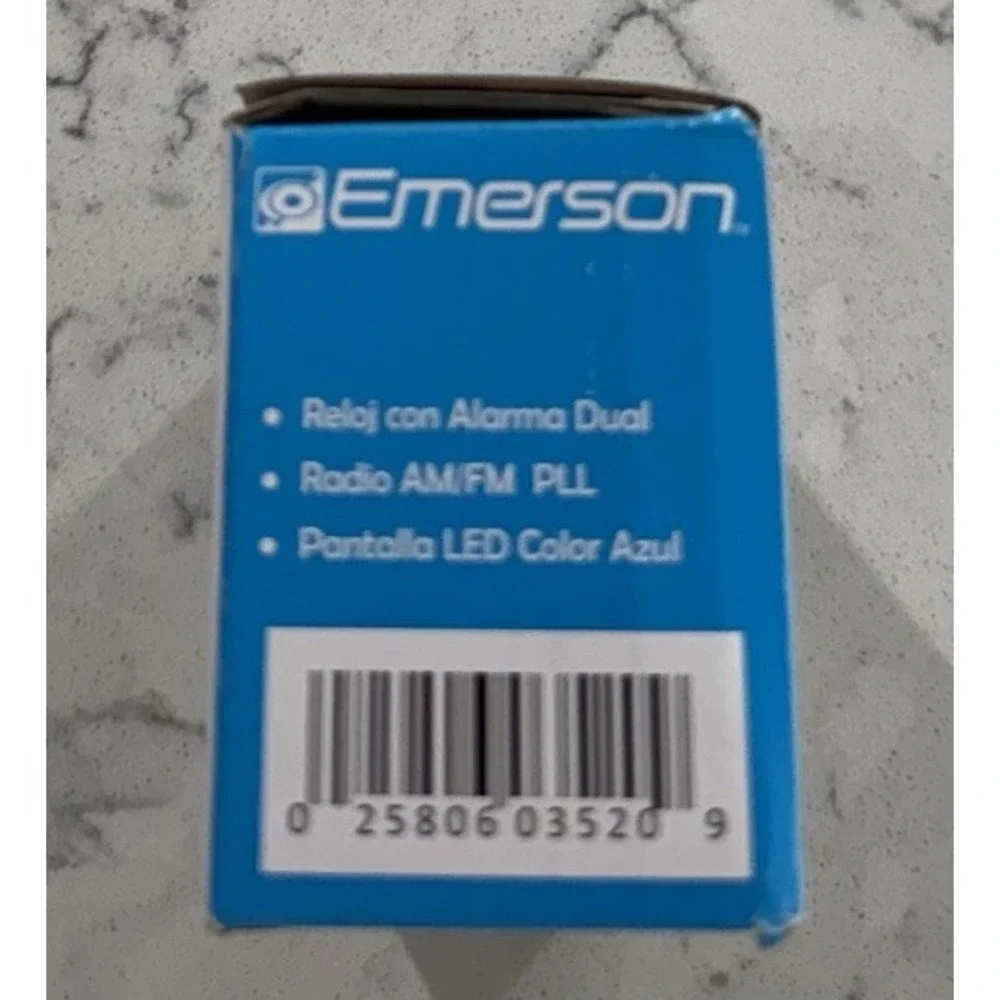 Emerson CK2023 Dual Alarm Clock Radio Black Digital AM/FM Tuning LED Display